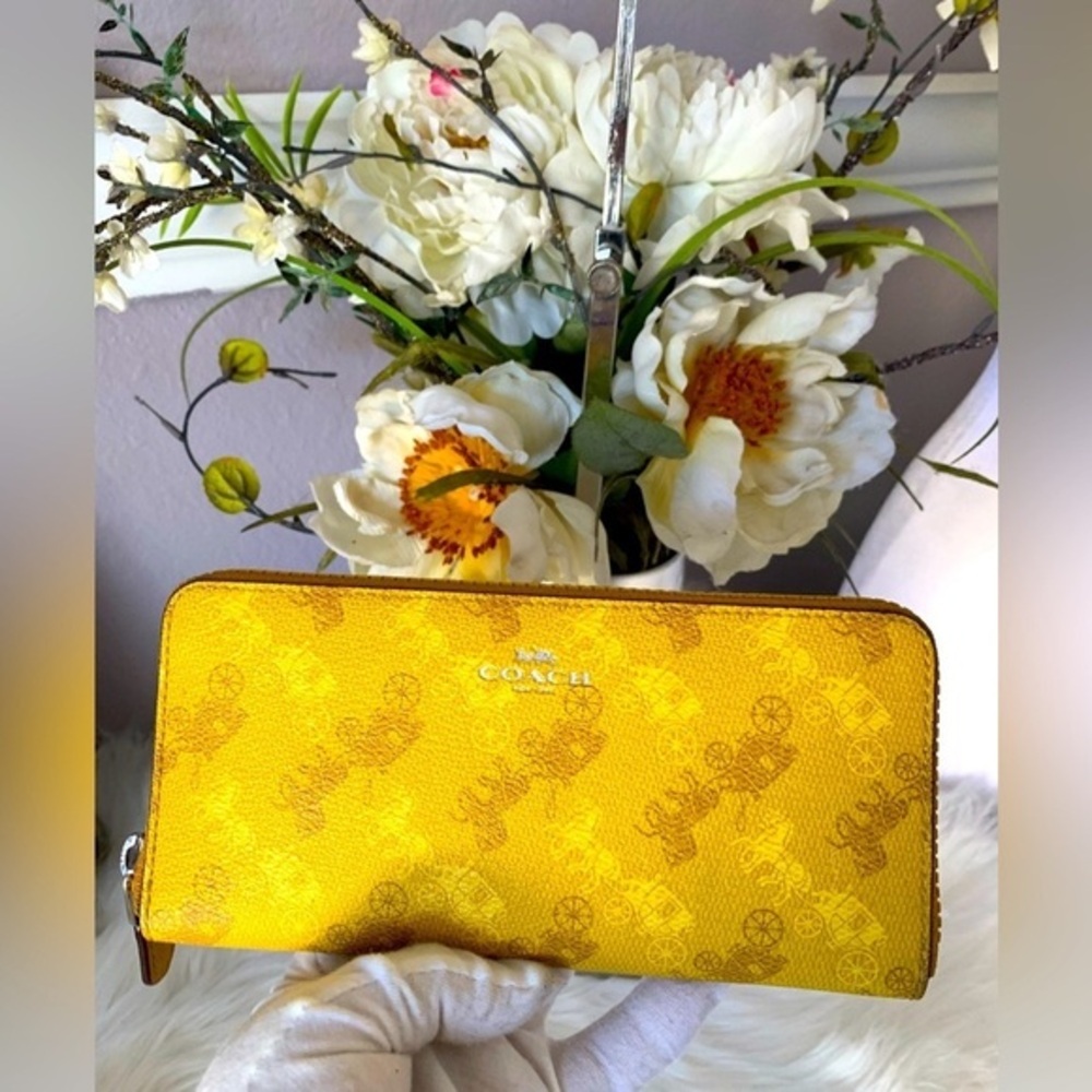 Coach Zip Wallet-Horse and Carriage Print